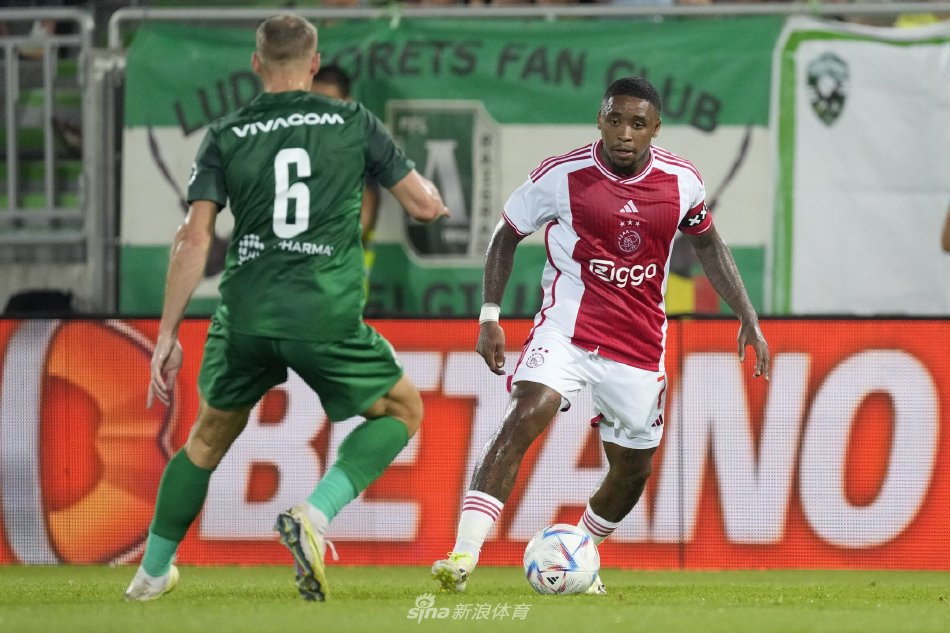 了现代足球 了现代足球